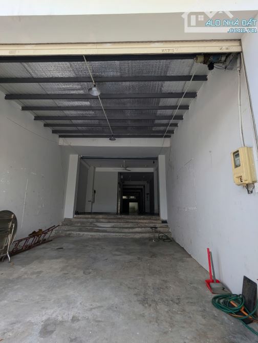 Bán 2 căn nhà liền kề mặt tiền đường Phường 7 Quận 8. Mặt tiền khu dân cư đông đúc, gần Ti - 6