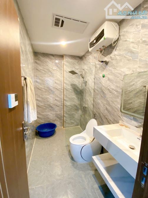 Bán nhà 4,5 tầng phố Hồ sen. Ô tô vào nhà - 6