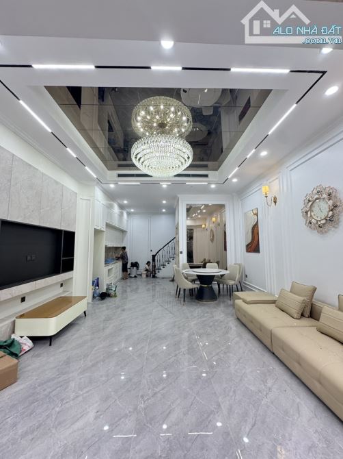 👑 Nhà mới cực đẹp 6 tầng thang máy 12.8 tỷ - 6