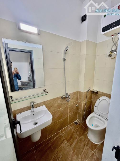 Bán Nhà Phố Định Công Thượng . DT 20m - 4 Tầng - Nhỉnh 2 Tỷ - 6