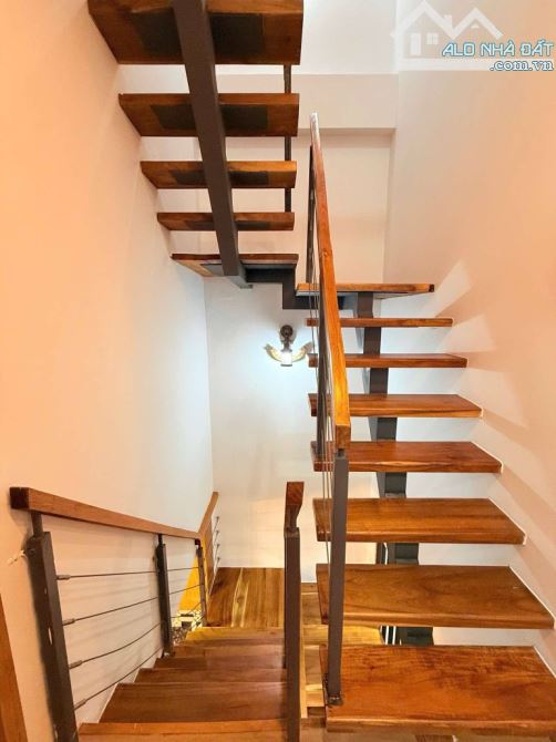 NHÀ GÒ VẤP 6,7x12M GIÁ 6,1 DT 81M2 TỶ SÂN ĐỂ XE 15M2 3 TẦNG 3 PHÒNG NGỦ - 6