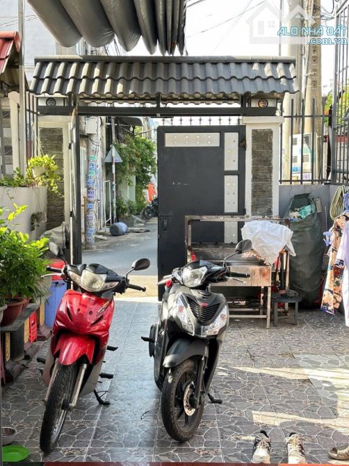 Nha 2 tầng đường Nguyễn công hoan gần hội trường đông hoà - 7