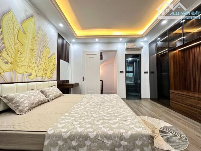 Nhà đẹp full nội thất mới ngõ 235 Yên Hoà, gần Phố, phân lô, ngõ thoáng. Giá 7.95 tỷ - 7
