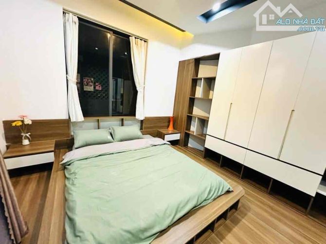Một em siêu phẩm 3 tầng full nội thất nằm ngay trung tâm của khu Shophouse mini - 7