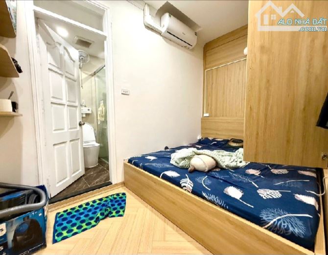CC Cao Cấp/ 10.4 Tỷ/ 131 M2/ tầng 27/ Hoàng Đạo Thúy - 7