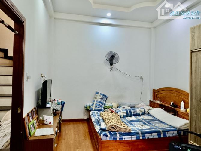 Nhà đẹp An Dương Vương quận 8 - 4 tầng - Ngang KHỦNG 9m - 4PN - 7