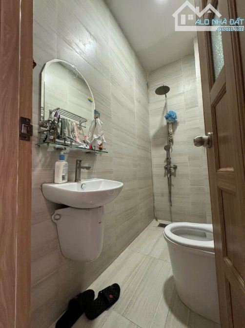 Bán nhà mới đẹp - 4 tầng hẻm ô tô 1 trục Lê Văn Quới – 5PN, 43m2 – chỉ nhỉnh 5 tỷ - 7
