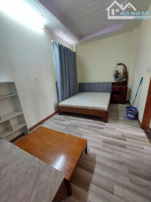 BÁN GẤP NHÀ MỚI XÂY.SHR.DT: 62 M2 4 TẦNG. CHỈ 7.45 TỶ. Đ HUỲNH TẤN PHÁT. KẾ PMH. QUẬN 7 - 7