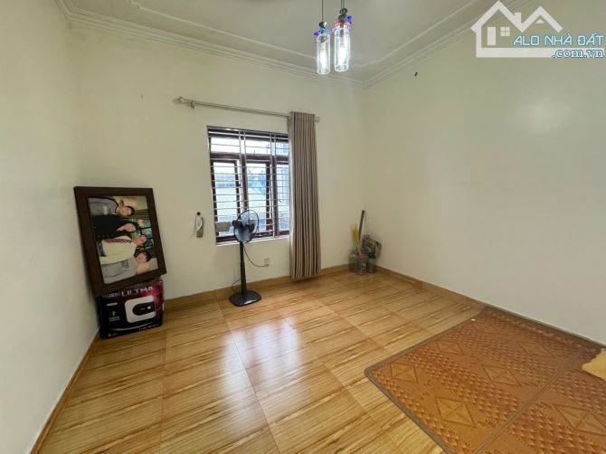 Cho thuê nhà riêng tại Phố Đình Đông, 60 m2 - hàng hiếm tại giá tốt - 4PN - ô tô đỗ cửa - 7