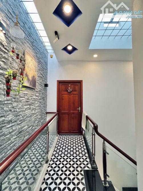 Bán nhà 3 tầng mới- đẹp Tây Lân, full nội thất, ô tô đỗ cửa –55m² - 4PN, , chỉ nhỉnh 4 tỷ - 7