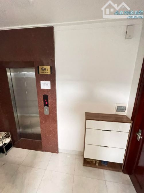 Toà 8 tầng Văn phòng+ căn hộ, tự xây mặt ngõ Yên lạc, 7 chỗ vào, 80 tr/tháng. Giá 25.5 tỷ - 7