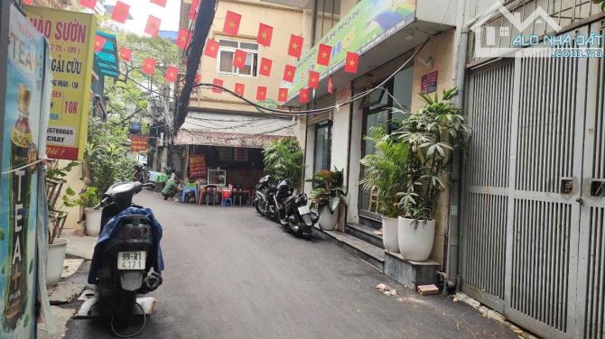 BUILDING Đống Đa, 9 tầng thang máy, diện tích 82m mặt tiền 7m, dòng tiền 90tr/1T giá 16 tỷ - 7