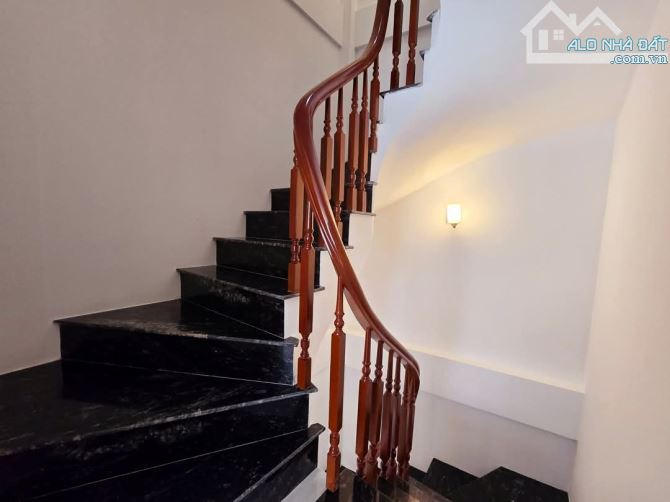 Nhà đẹp full nội thất mới ngõ 235 Yên Hoà, gần Phố, phân lô, ngõ thoáng. Giá 7.95 tỷ - 8