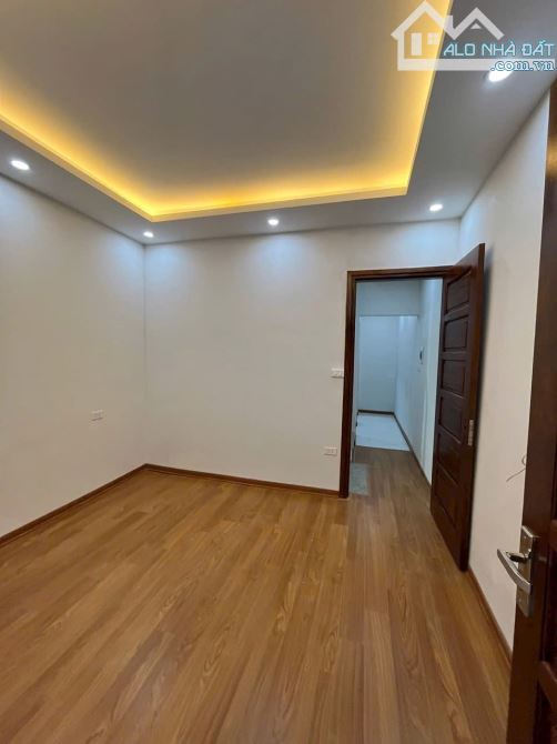 BÁN NHÀ Ngõ 89 Lạc Lobg Quân, Cầu Giấy DT 30mm 5 Tầng, MT 3,6m, G iá 7,5 tỷ - 8