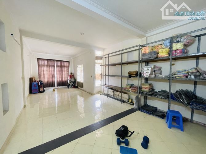 MẶT TIỀN NGAY UBND QUẬN TÂN PHÚ - 4 TẦNG - DT 140m2 ( 5m x 28m ) - CHỈ 14.5 TỶ - 8
