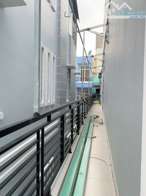 Bán nhà gần nhà ga T3, phường 13, tân bình. Kinh doanh hay ở đều được. Hai mặt tiền thoáng - 8