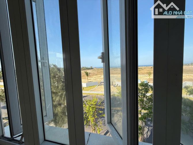 Tòa căn hộ 5 tầng mặt tiền Trường Sa, 100m2, gần bãi tắm sơn Trà, view triệu đô. - 8