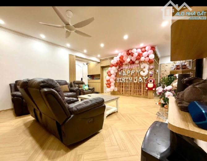 CC Cao Cấp/ 10.4 Tỷ/ 131 M2/ tầng 27/ Hoàng Đạo Thúy - 8