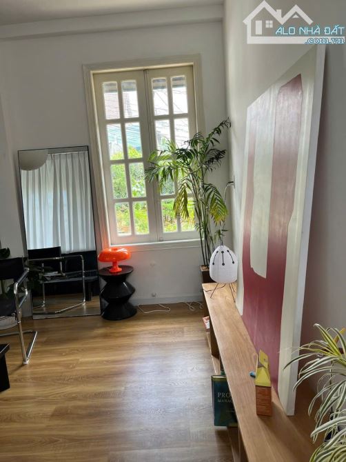 Bán căn biệt thự mini 3 mặt tiền tại tp Đà Lạt.  - Diện tích: 223,5m², 3 mặt tiền đường - 8