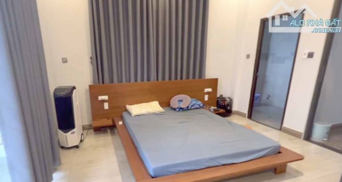 Bán nhà diện tích lớn hẻm Tám Danh Phường 4 Quận 8. Nhà nở hậu, thiết kế sang trọng, có sâ - 8