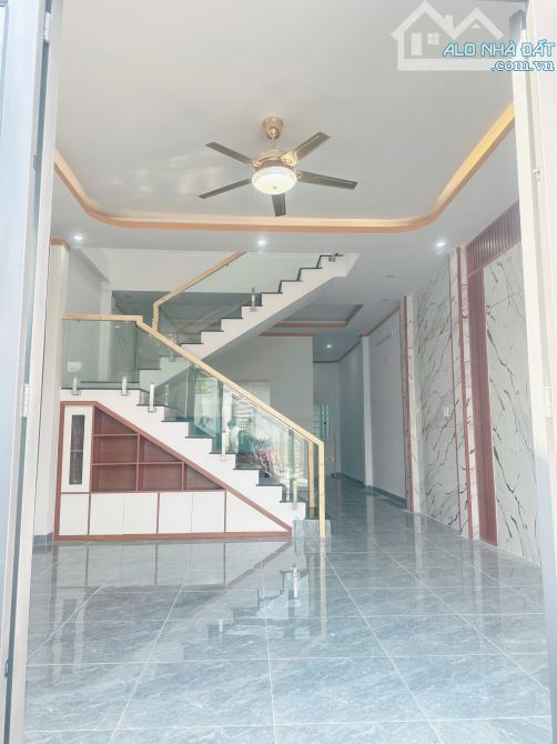 BÁN GẤP NHÀ 1 TRỆT 1 LẦU SỔ RIÊNG SẴN THỔ CƯ 100% NGAY CUỐI ĐƯỜNG ĐỒNG KHỞI - 8