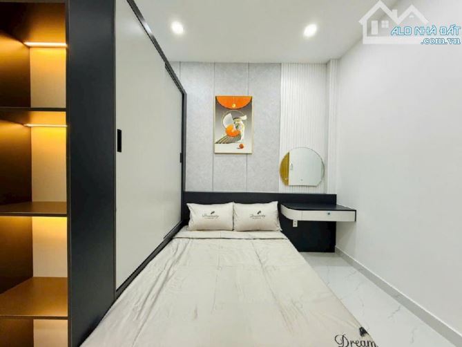 BÁN CĂN NHÀ TRÊN ĐƯỜNG QUANG TRUNG P10 GÒ VẤP NỞ HẬU 5,4M GIÁ 5,49 TỶ 3 TẦNG 4 PHÒNG NGỦ - 8