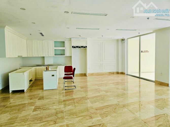 BÁN TOÀ VĂN PHÒNG MẶT PHỐ NGỌC THUỴ 240m2 - 8T THANG MÁY - MT 8.6m - 68 TỶ - LÔ GÓC - KD - 8