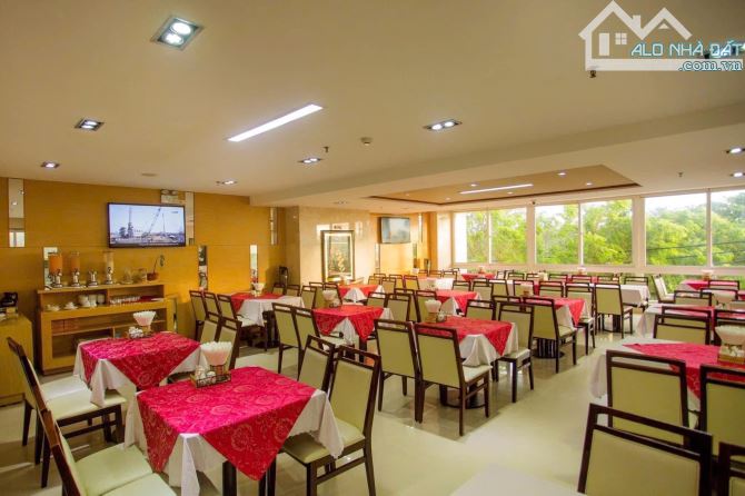 Khách sạn mặt tiền Trần Phú -Biển Nha Trang - 9