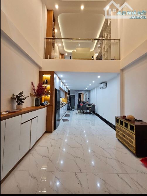 9.6 Tỷ /60 M2/ 6 tầng thang máy/ 3.8 Mt/ Thạch Bàn.Long Biên - 9