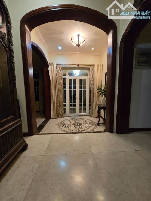 SIÊU BIỆT THỰ LÔ GÓC 3 MẶT TIỀN DỊCH VỌNG HẬU, 240M2, 4 TẦNG HẦM, GIÁ 139TỶ, PHÁP LÝ CHUẨN - 9