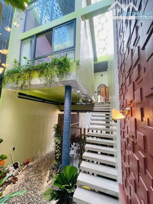 BÁN NHÀ 2 TẦNG ĐẸP GẦN BIỂN NGUYỄN TẤT THÀNH – VIEW CÔNG VIÊN, THOÁNG MÁT TRỌN ĐỜI - 9