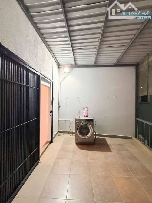 NHÀ GÒ VẤP 6,7x12M GIÁ 6,1 DT 81M2 TỶ SÂN ĐỂ XE 15M2 3 TẦNG 3 PHÒNG NGỦ - 9