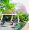 ( KÍN ĐẸP RẺ PHỐ THỌ THÁP ) 270m2 4 nổi 1 hầm view vườn hoa c.viên cầu giấy đại sứ quán Mỹ