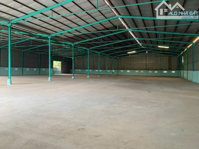 Cho thuê kho xưởng Dĩ An gần SG 2200m² PCCC đường cont điện 3fa sản xuất đa nghề