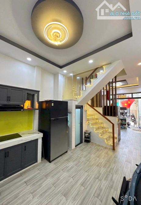 Nhà 2 tầng mới đẹp, đường 3/2 - Q11 - SHR - 35m2 - 5.2 tỷ – gần chợ, trường học