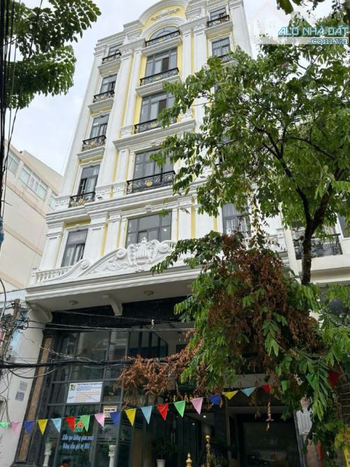 Bán toà nhà CHDV MT ngay Nguyễn Thị Thập Q.7 - 10x33m - Hầm 8 tầng - HĐT 500tr giá 88 tỷ