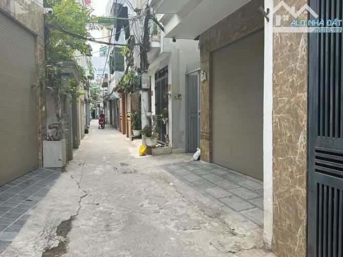BÁN NHÀ LÔ GÓC NGỌC THỤY LONG BIÊN 6 tỷ 36m 5 tầng, MT 4m ô tô, kinh doanh, gần Hồng Tiến.