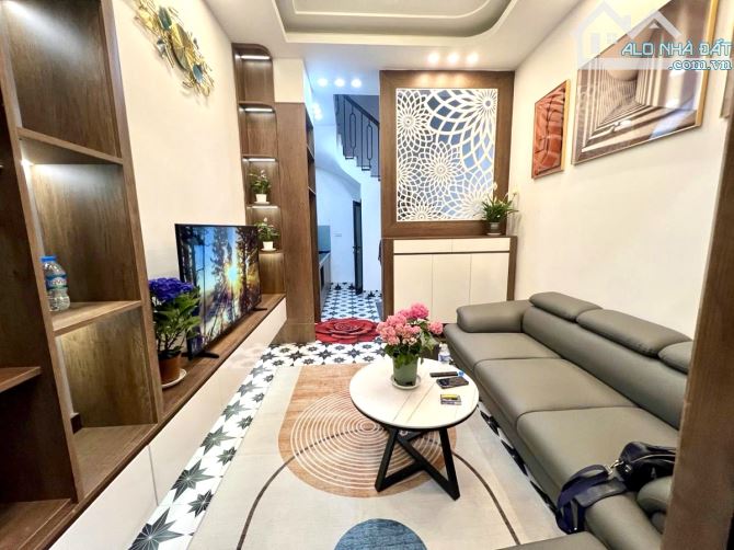 BÁN NHÀ VIP ĐỐNG ĐA -NGÕ BA GÁC - 30M RA PHỐ TRUNG PHỤNG - FULL NỘI THẤT CHỈ HƠN 6 TỶ