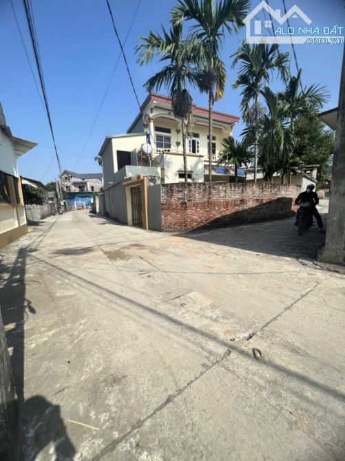 51m đông phương yên chương mỹ ô tô đỗ cửa sát khối hành chính xã giá 1,8tỷ