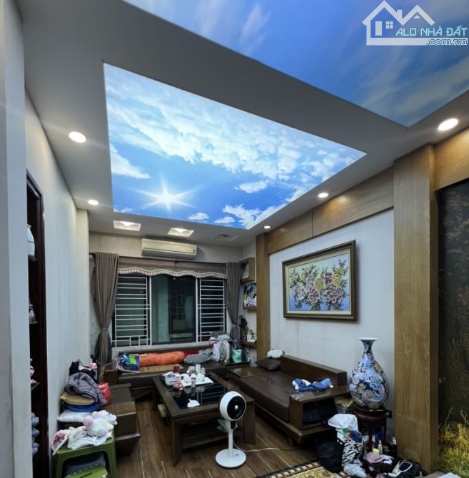 NHÀ ĐẸP NAM ĐỒNG, ĐỐNG ĐA, 6 TẦNG Ở LUÔN Ô TÔ SÁT NHÀ: 42 m2/ 6 tầng / MT 5.3 / chỉ 9.7tỷ