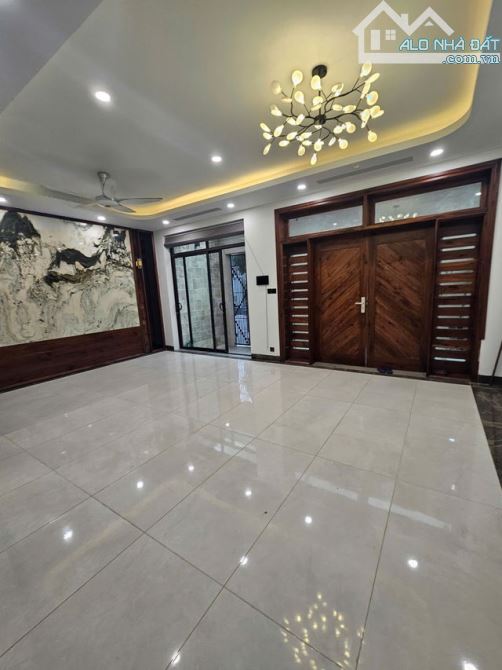 Bán nhà dạng Shophouse đường Nguyễn Trãi, Thanh Xuân.