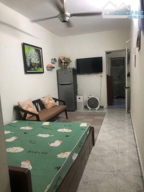Căn hộ tầng 4 phố Hồng Mai 70m , ô tô đỗ dưói tầng 1