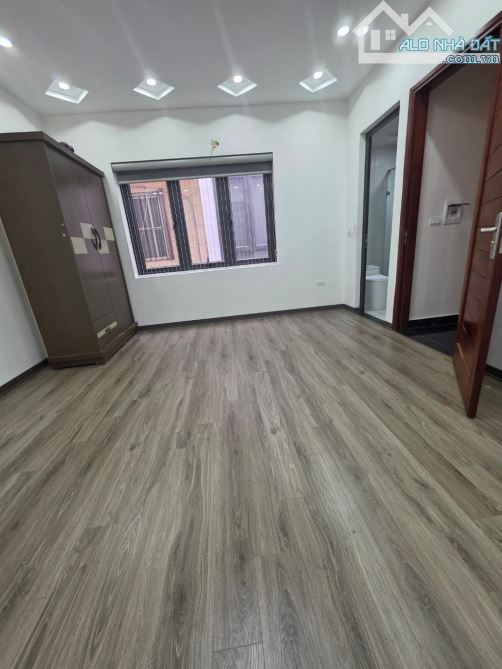 BÁN NHÀ GIA QUẤT QUẬN LONG BIÊN,KHU VỰC TIỀM NĂNG.GIÁ RẺ NHẤT KHU VỰC gia quất .  DT :35M.