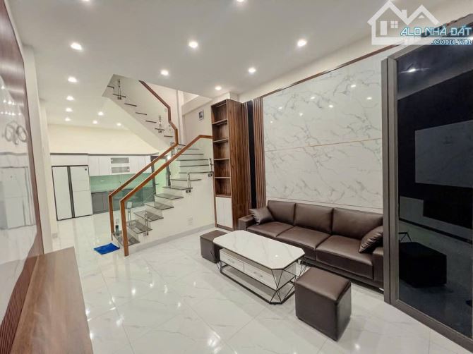 BÁN NHÀ NGÔ QUYỀN-HÀ ĐÔNG,PHÂN LÔ Ô TÔ LÙI CỬA,TẶNG FULL NT Ở NGAY,DT42MX4T,GIÁ 9,6 TỶ