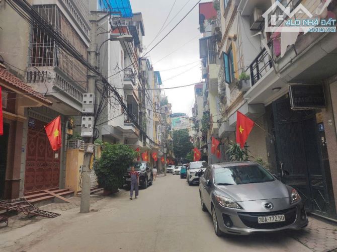 Hiếm! Mỗ Lao, Hà Đông đất 40m2, lô góc, mặt tiền 4m, ô tô tránh, giá 10.1 tỷ
