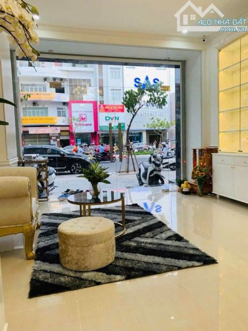 SIÊU HIẾM MẶT TIỀN VIP 4 TẦNG NGUYỄN VĂN LINH + 2 TẦNG NGAY CẦU RỒNG