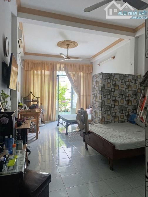 XỊN XÒ ! NHÀ BÁN MT ĐƯỜNG SỐ 4 P11 Q6, ĐỐI DIỆN UBND P11 (4X24) 3 LẦU. GIÁ BÁN CHỈ 12,5 TỶ