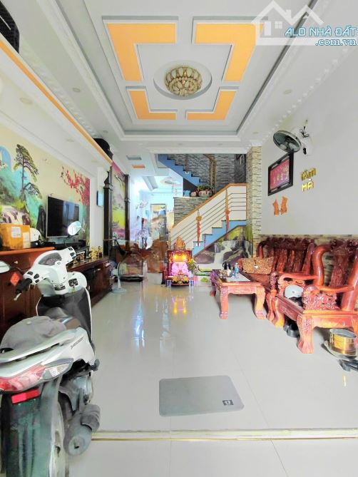 NHÀ 4 TẦNG BTCT - Ô TÔ VÀO TẬN NƠI- GIÁP QUẬN 7 - CHỈ 5 TỶ 5 Huỳnh Tấn Phát Thị Trấn Nhà B