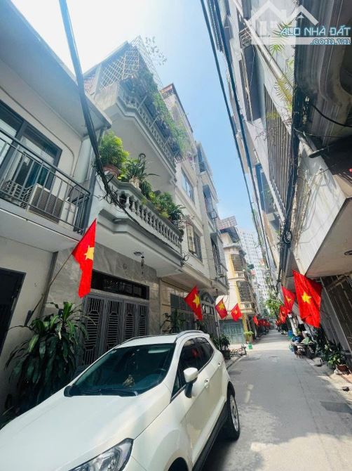Tòa Căn Hộ Dịch Vụ Trung Văn, 68m2, 7 tầng, 12 phòng, xe 7c vào nhà, DT 60tr, giá 18 tỷ