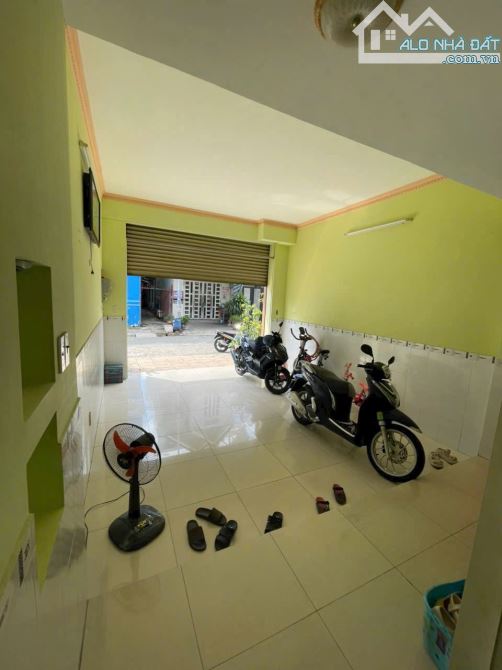 CHỦ GỞI BÁN NHÀ 1 TRỆT 1 LẦU KHU TÁI ĐỊNH CƯ BỬU HOÀ. ĐƯỜNG 6M + VĨA HÈ 3M. GIÁ CHỈ 3,2 TỶ